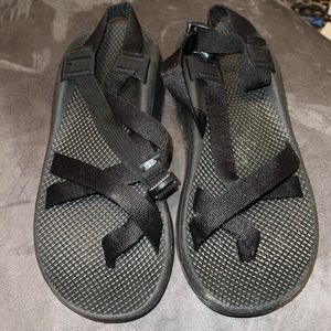Men’s size 10 chacos